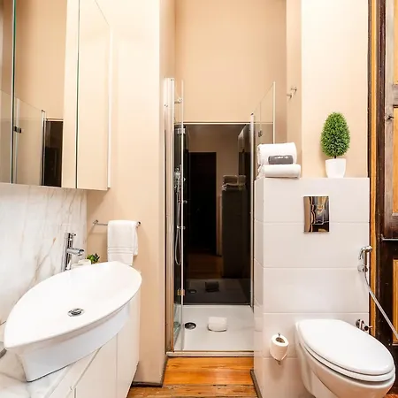 Spacious Modern In *