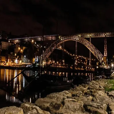 アパート Spacious Modern In ポルト