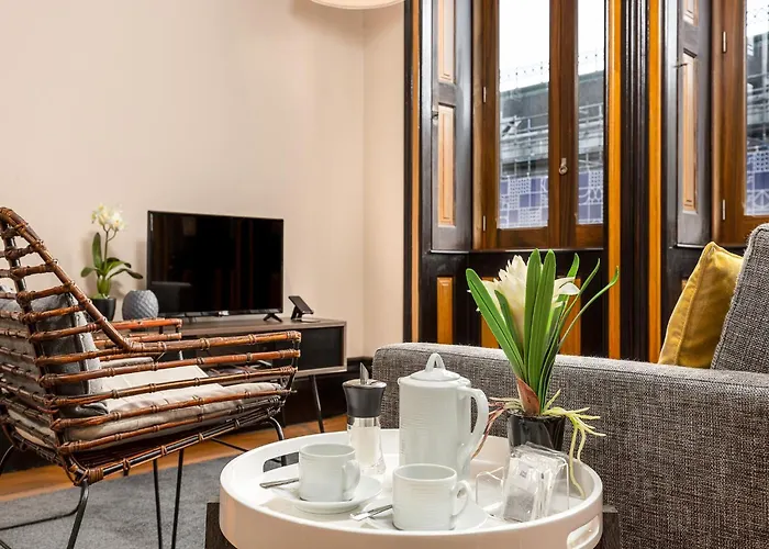 Spacious Modern In Daire