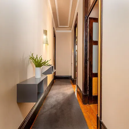 Spacious Modern In Apartment *